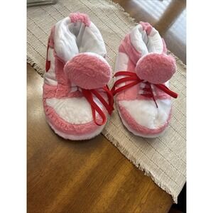 Nike Plush Slippers Pink & White Fuzzy Bunny Style Cozy Soft Indoor Shoes Unisex